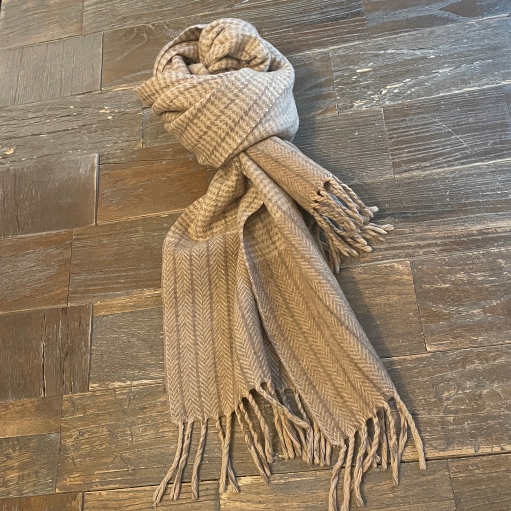 Vintage Echo Cashmere Houndstooth Fringe Scarf🖤
